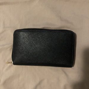 Tory Burch Bags - Authentic Black Tory Burch Continental Wallet Tory Burch Bags - Authentic Black Tory Burch Continental Wallet